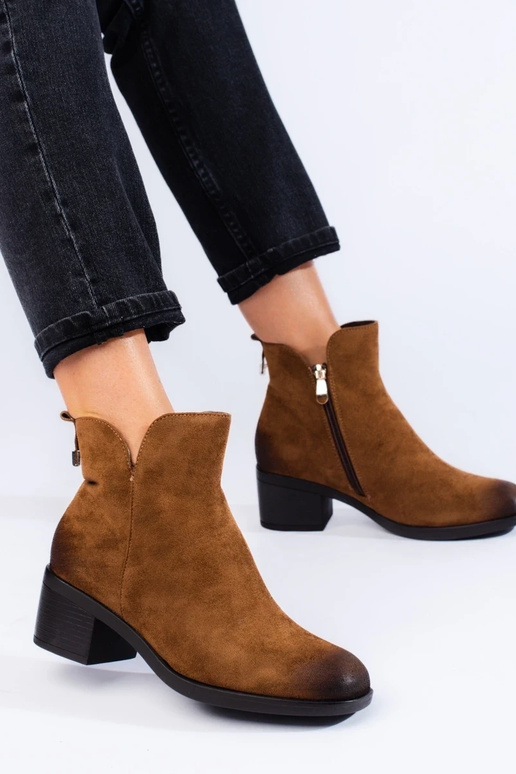 BroInn color Inomens boots on a loIn... BroInn color Inomens boots on a loIn...