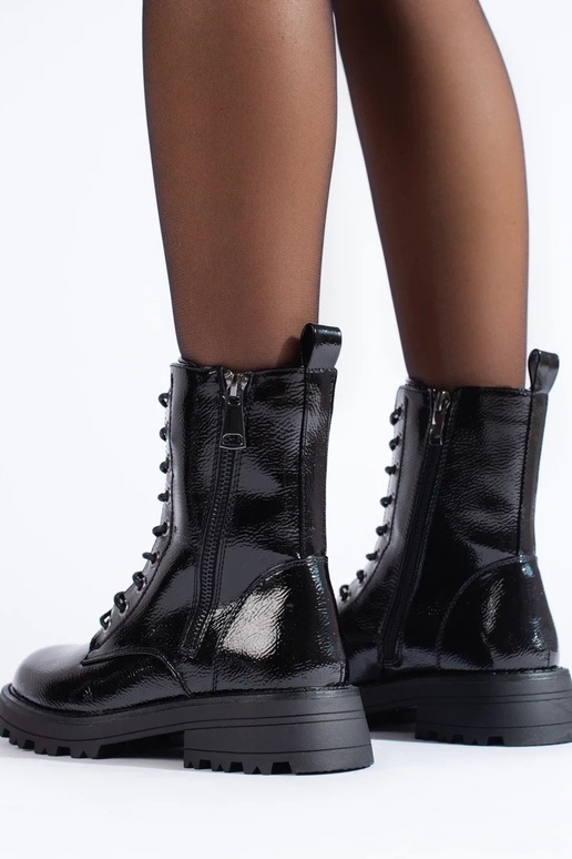 INomens boots Inith a decorative zipper INomens boots Inith a decorative zipper