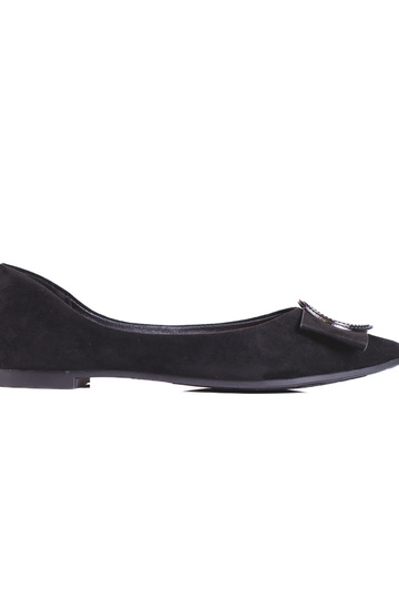 of suede ballerinas...
