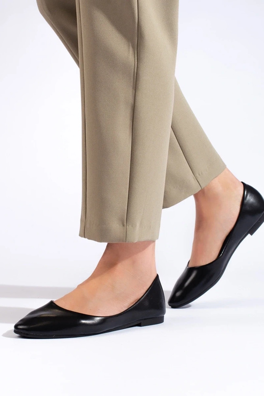 The classic model black ballerinas The classic model black ballerinas