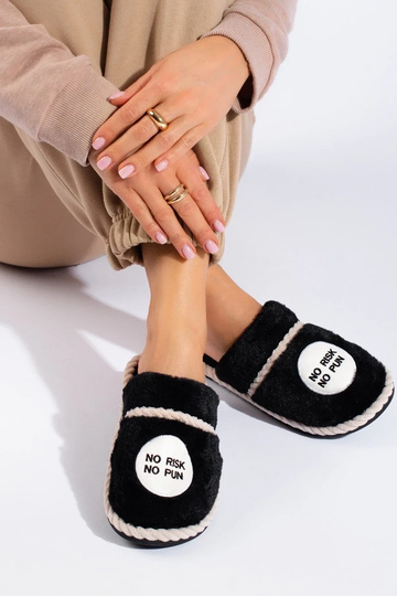 black slippers with fur... 2