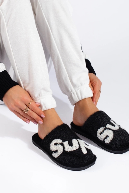 Warm slippers from Shelovet black