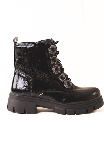 Inith laces boots girly...