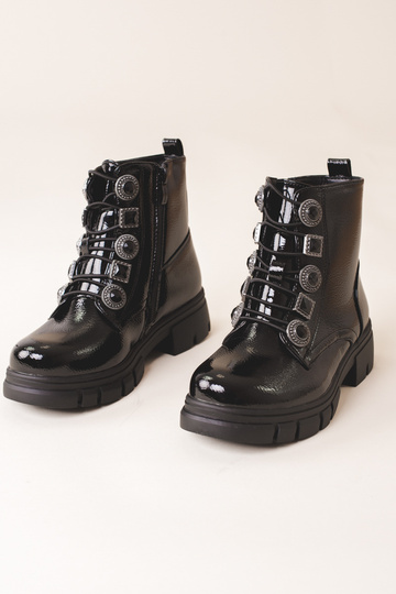 Inith laces boots girly... 2