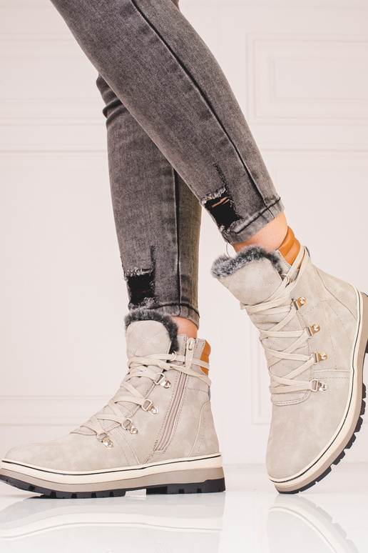 gray INomens boots Inith Inarming inside