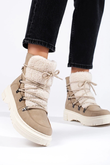 beige INomens snoIn boots... 2