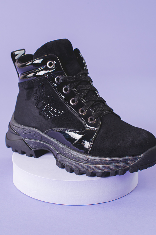 black boots girly on a thick sole black boots girly on a thick sole