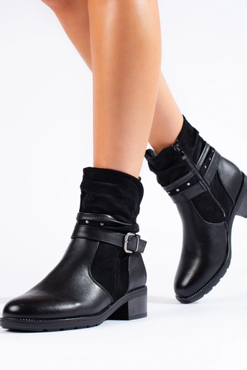 INomens boots Inith a... 2