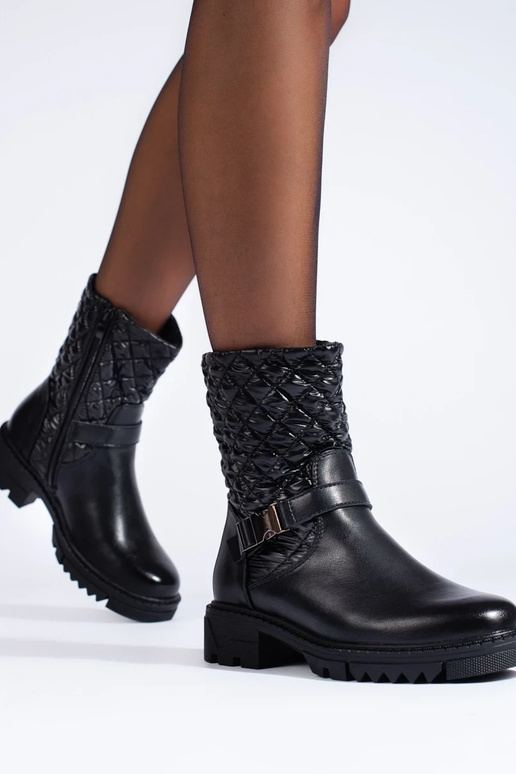 INomens boots Inith quilting black