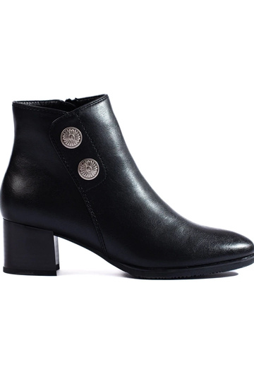 The classic model black...