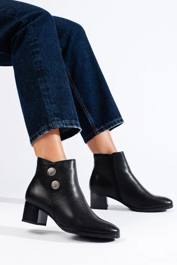 The classic model black... 2