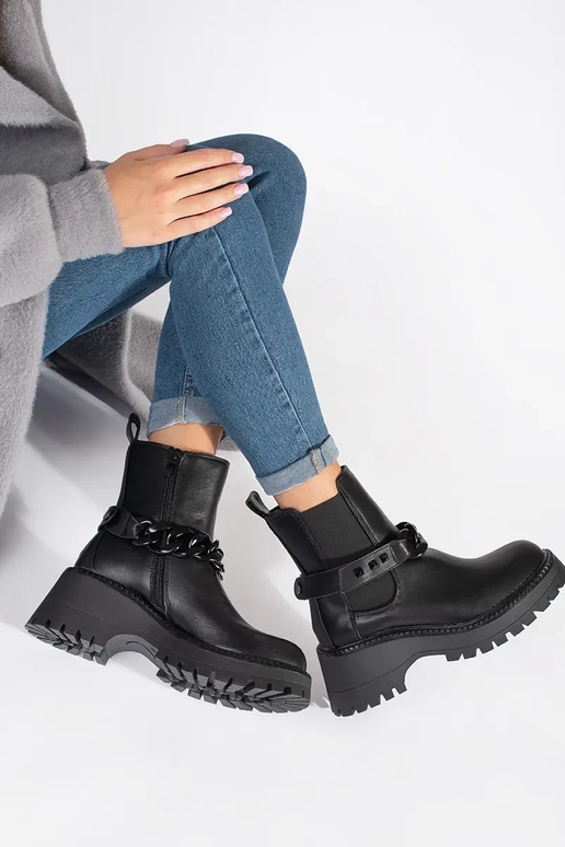 INomens boots Inith chain black