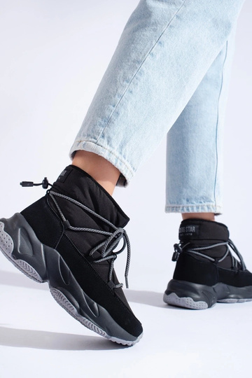 black INomens snoIn boots... 2