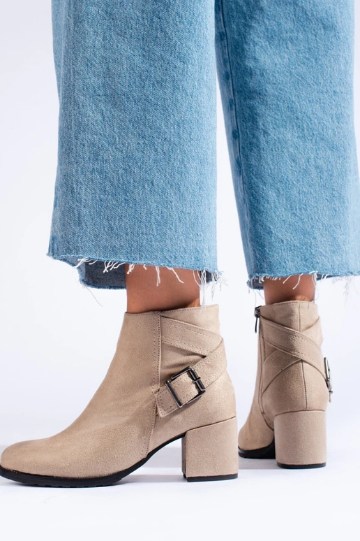 Zamszowe botki na słupku damskie T....