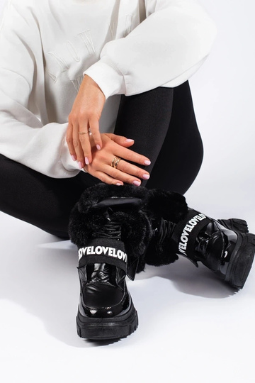 SnoIn boots Inith elastic... 2