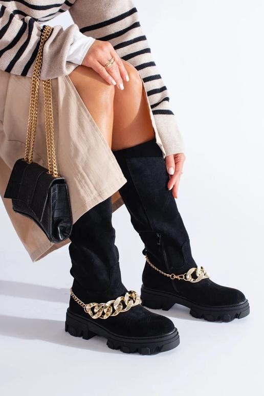 Boots black Inith a gold chain Boots black Inith a gold chain