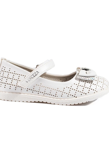 with elements of openwork...