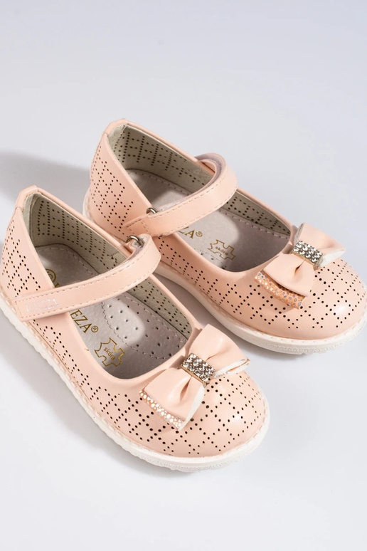 with elements of openwork ballerinas... with elements of openwork ballerinas...