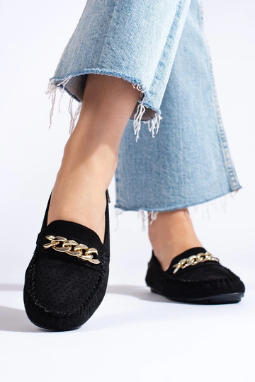 with elements of openwork... 2