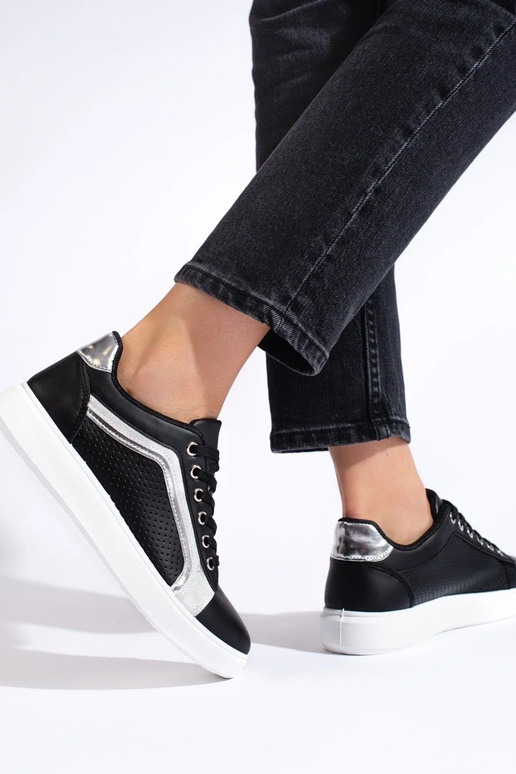 The classic model   sneakers black... The classic model   sneakers black...