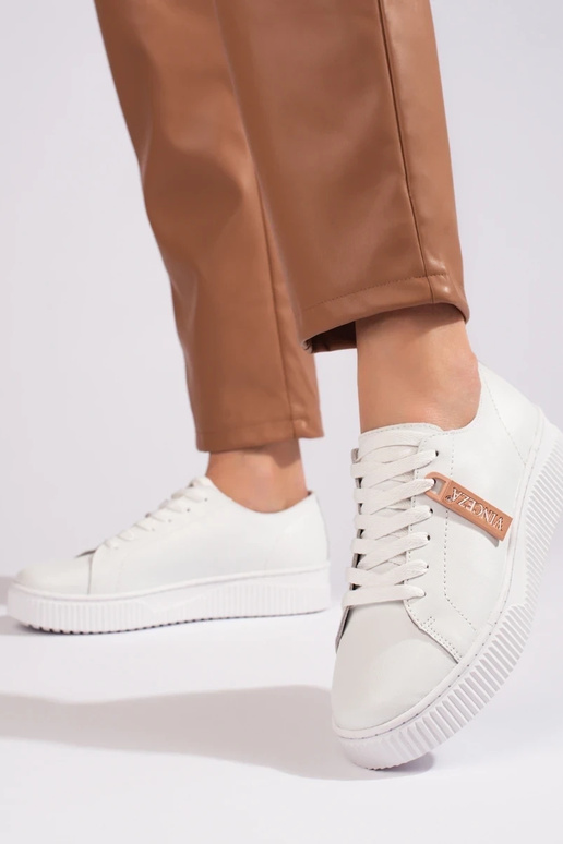 The classic model white color... The classic model white color...