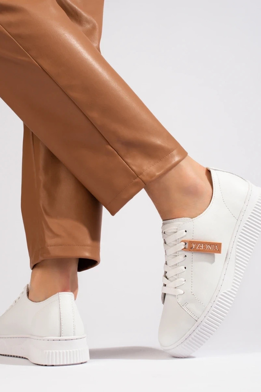 The classic model white color... The classic model white color...