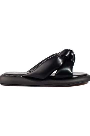black slippers  Shelovet