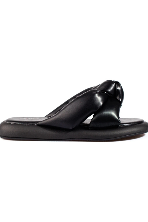 black slippers  Shelovet