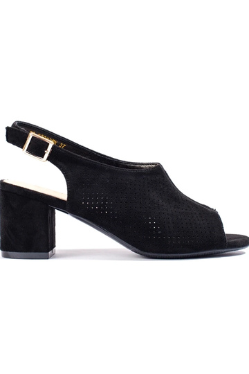 with elements of openwork...