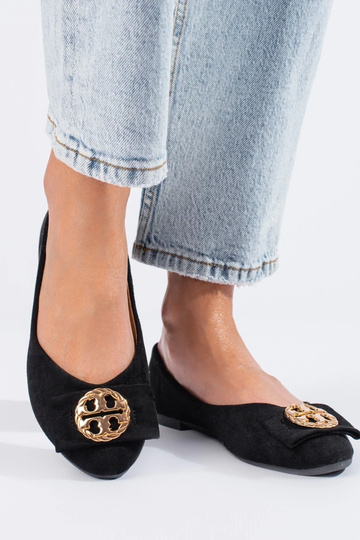 black of suede ballerinas... 2