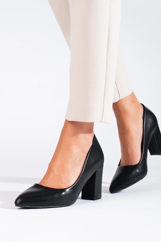 Eleganckie czółenka na słupku czarne
