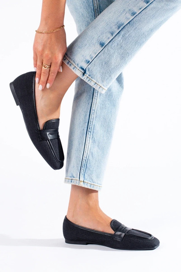 Women's moccasins black... 2