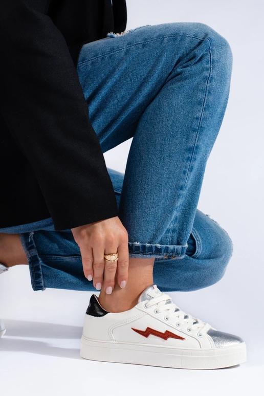 White classic model women's sneakers... White classic model women's sneakers...