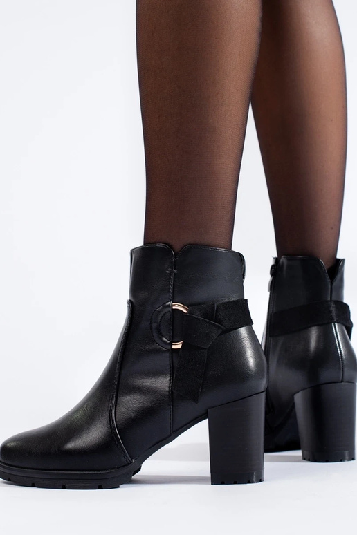 Comfortable black boots on highheels Comfortable black boots on highheels