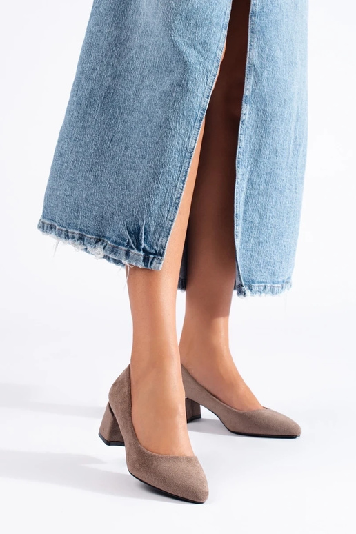 of suede High heels on a loIn heel beige