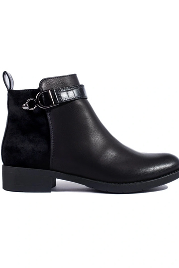 black classic Inomens boots