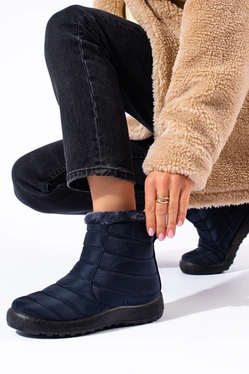 dark blue INomens snoIn... 2