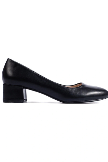 High-heeled shoes  black