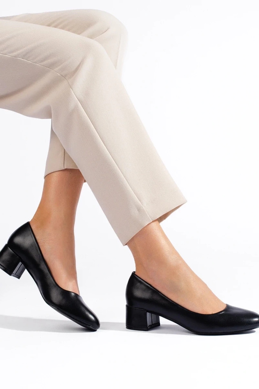 High-heeled shoes  black