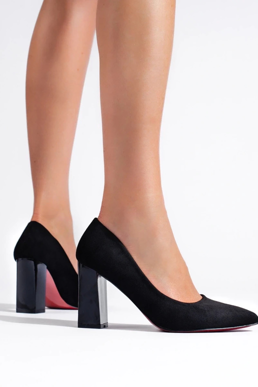 black High heels on the heel