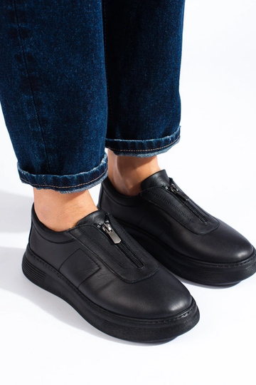 black   Women's boots... 2