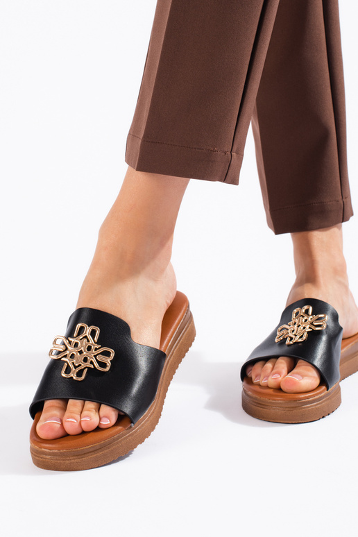 Fashionable slippers  black Fashionable slippers  black