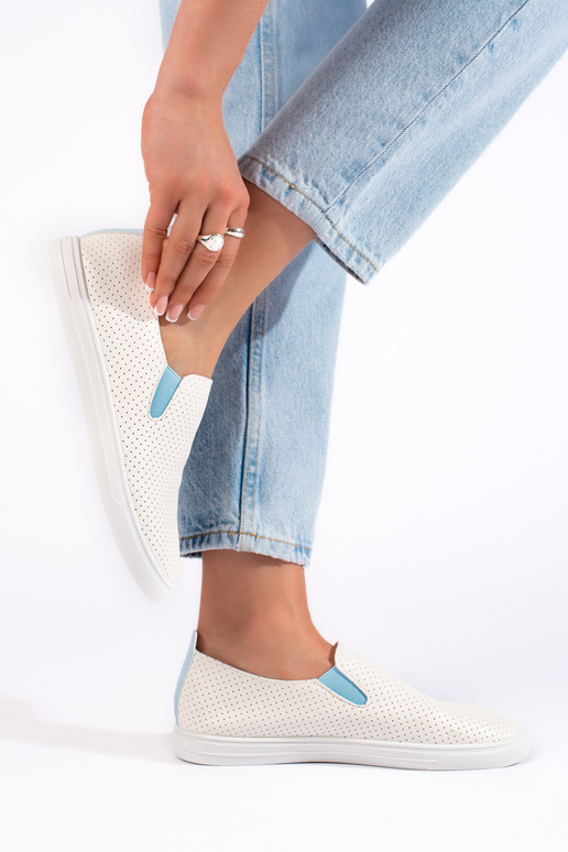   slip on -