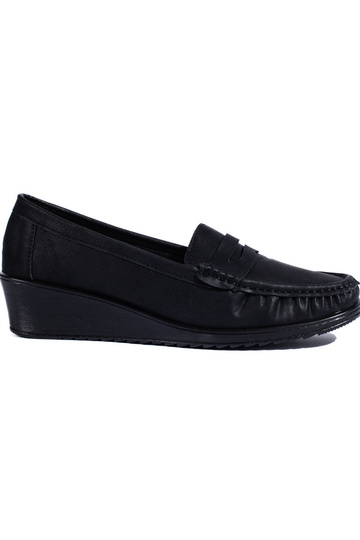 Women's moccasins black