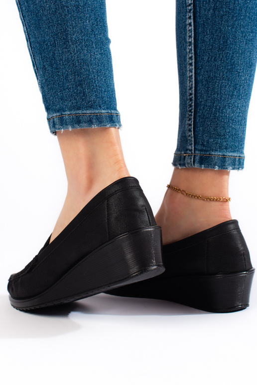 Women's moccasins black