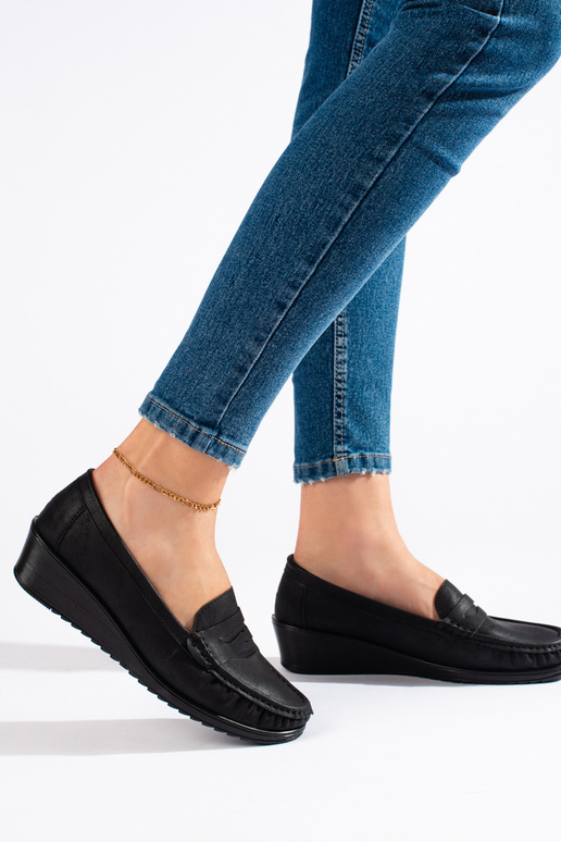 Women's moccasins black