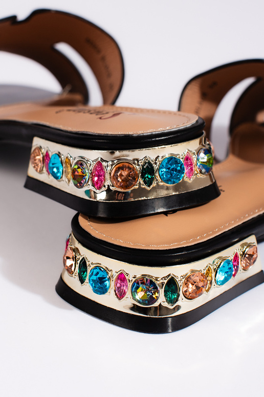 Czarne klapki damskie płaskie Czarne klapki damskie płaskie