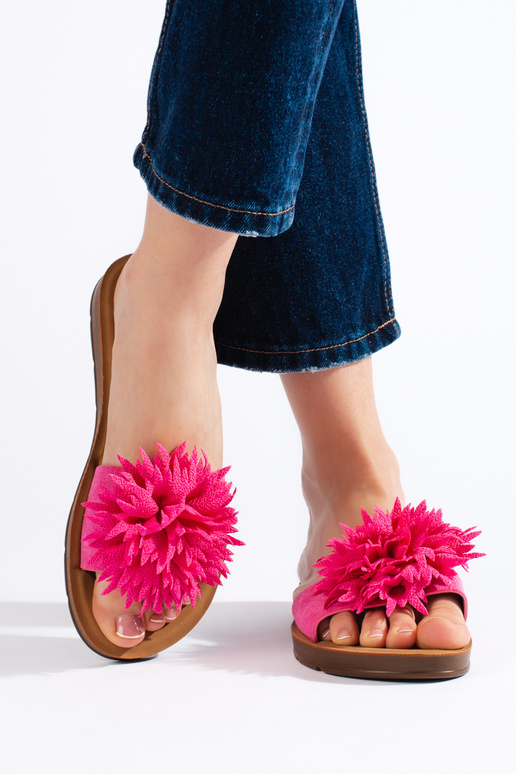 Women's fuchsia flip-flops with a flower Women's fuchsia flip-flops with a flower