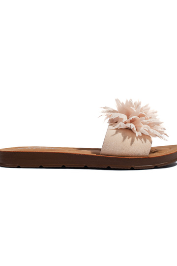 Beige women's flip-flops...