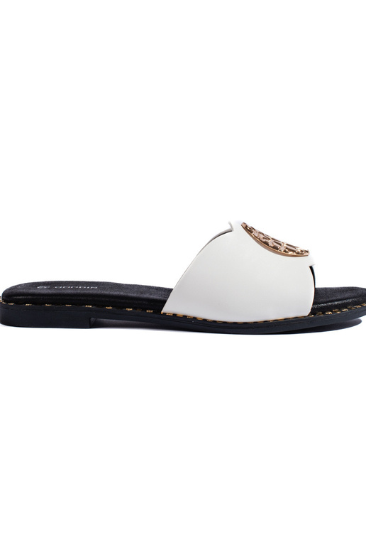 Elegant style white color slippers Elegant style white color slippers